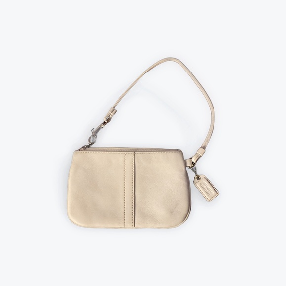 Coach Handbags - Coach wristlet